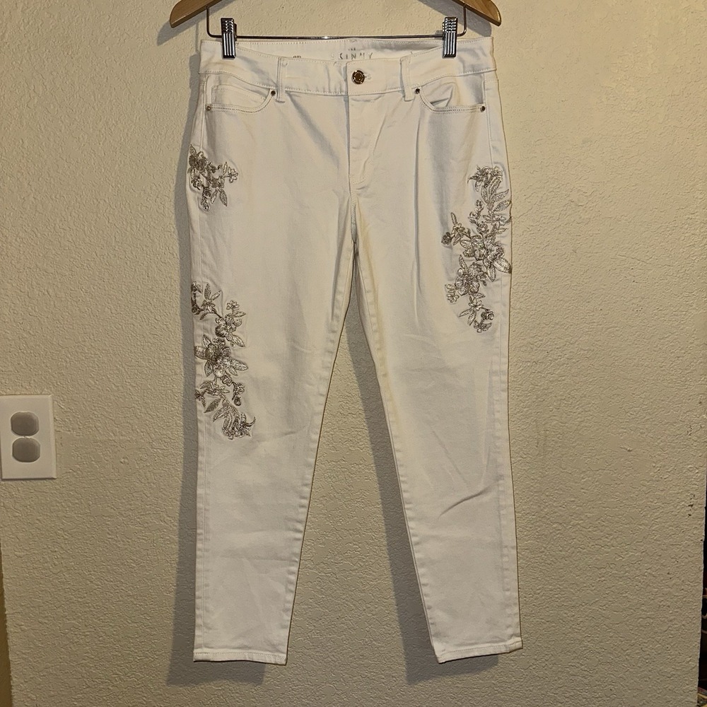 White House Black Market Women 8P Jeans White Skinny Crop Embroidered Boho Denim
